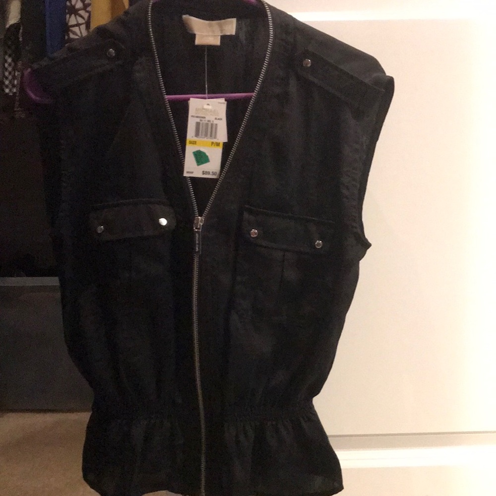 Sleeveless top NWT